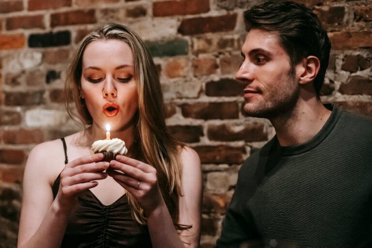 10 Sweet Birthday Wishes for Your Girlfriend That Will Make Her Smile All Day