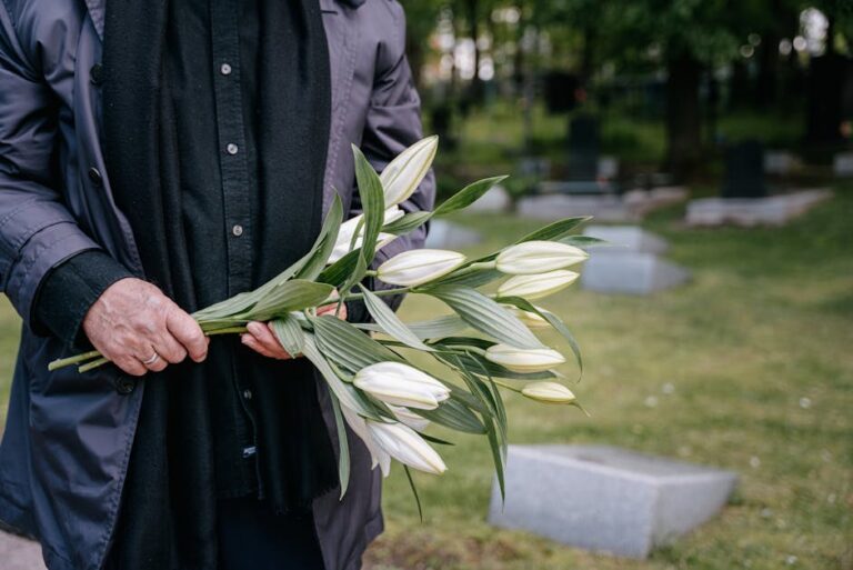 45+ Heartfelt Condolence Messages for a Friend