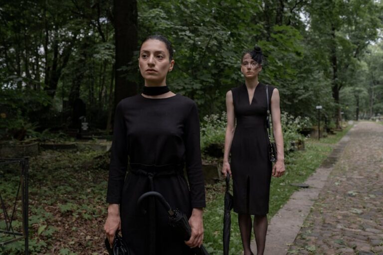 40+ Essential Tips: What to Wear to a Funeral – The Definitive Guide