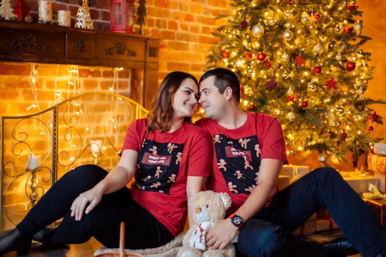 10 Short Christmas Card Messages for Him That Melt His Heart