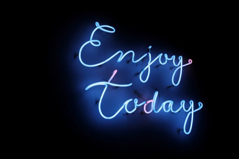 47+ Short City Lights Quotes for That Beautiful Nighttime Aesthetic